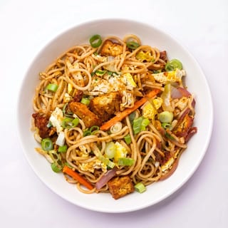 Chicken Schezwan hakka noodles
